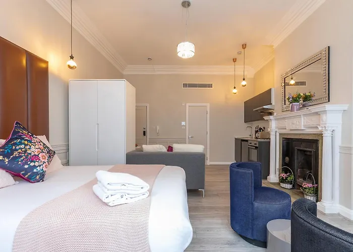 Air Conditioned Apt High St Kensington